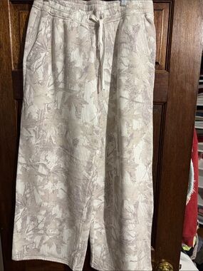 Hollister Cream Leaf-Print Midi Skirt with Drawstring